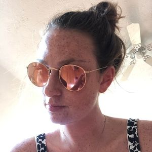 Pink round raybans!!